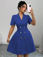 Robe Blazer Croisée à Jupe Plissée — Boutons Dorés