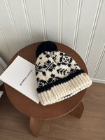 Bonnet Tricoté Flocon De Neige & Pompon
