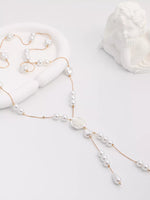 Collier Pendentif Perle & Rose Élégant